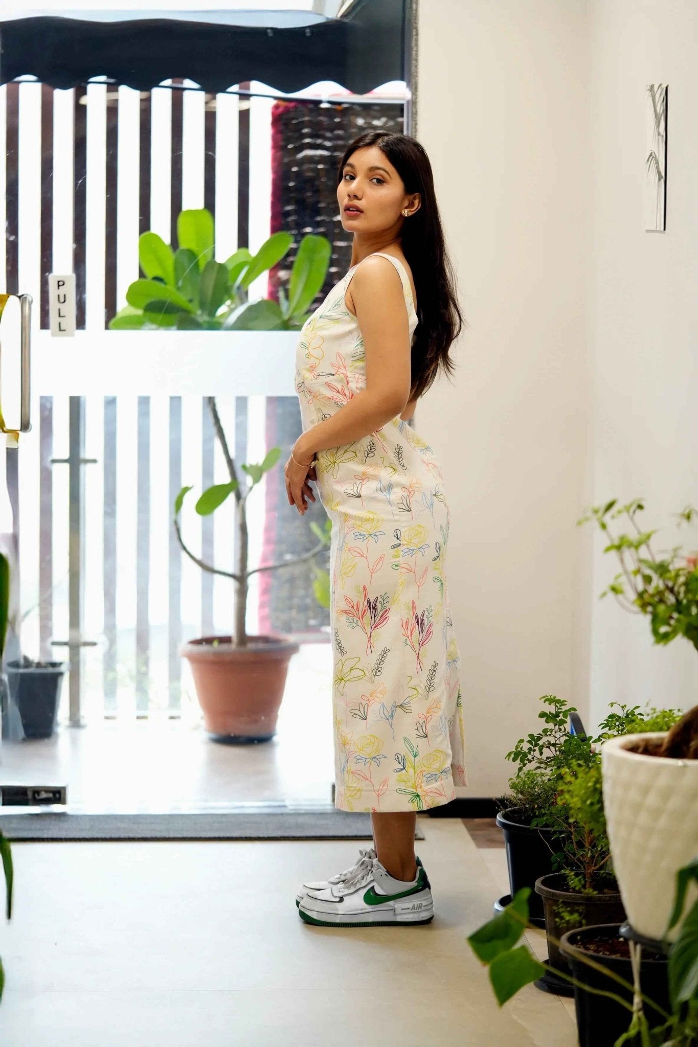 Ivory Floral Bodycon Dress – Slim Fit for Work to Weekend